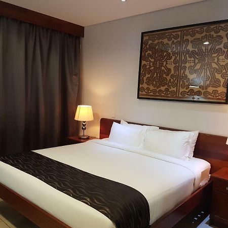 Paddy'S Hotel & Apartments بورت مورسبي المظهر الخارجي الصورة