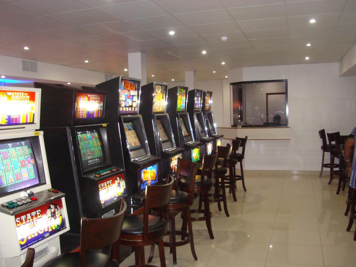 Paddy'S Hotel & Apartments بورت مورسبي المظهر الخارجي الصورة