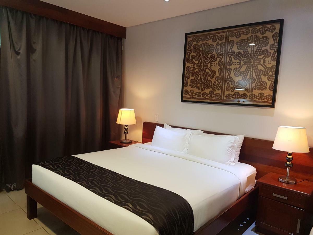 Paddy'S Hotel & Apartments بورت مورسبي المظهر الخارجي الصورة