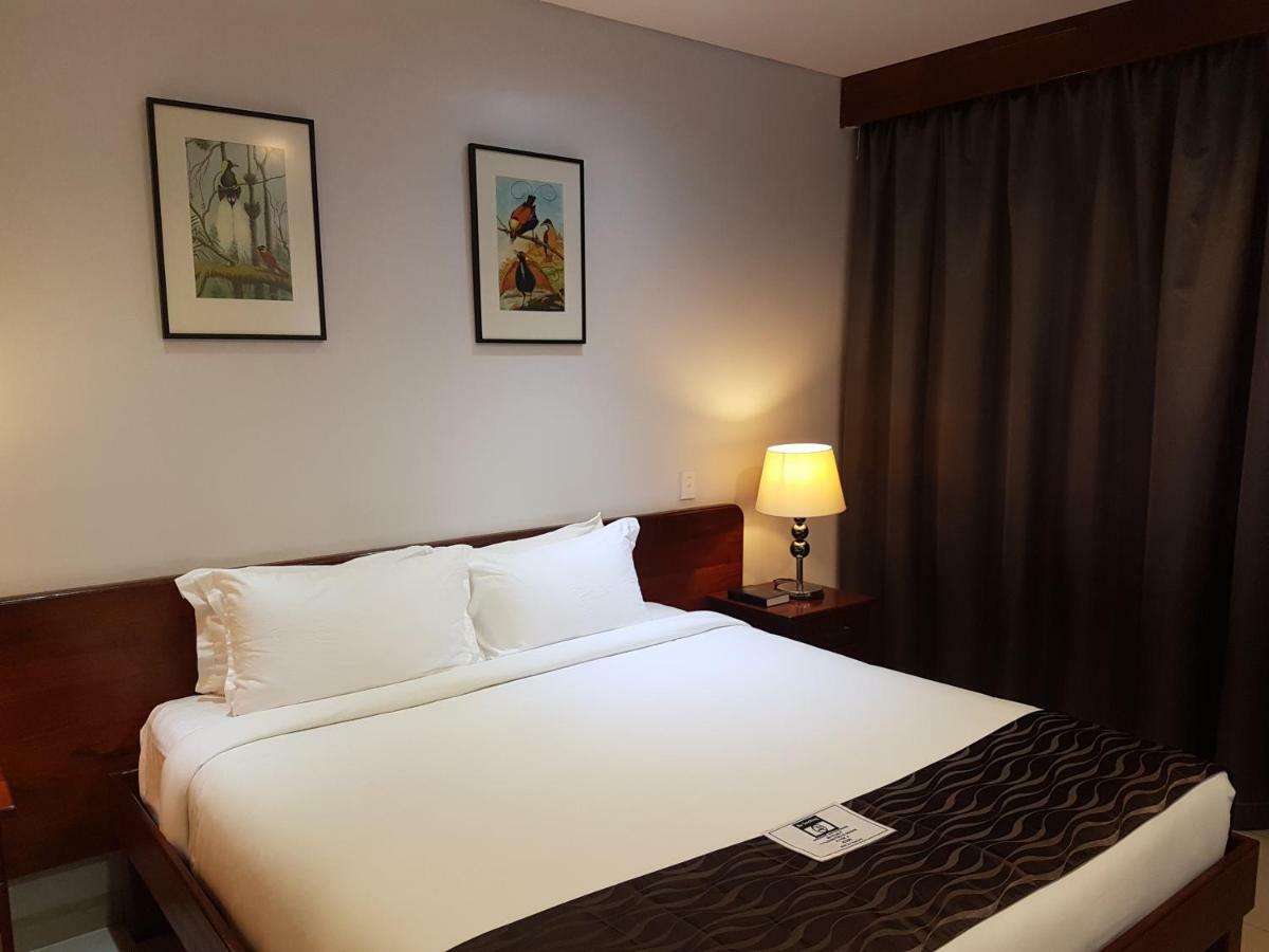 Paddy'S Hotel & Apartments بورت مورسبي المظهر الخارجي الصورة