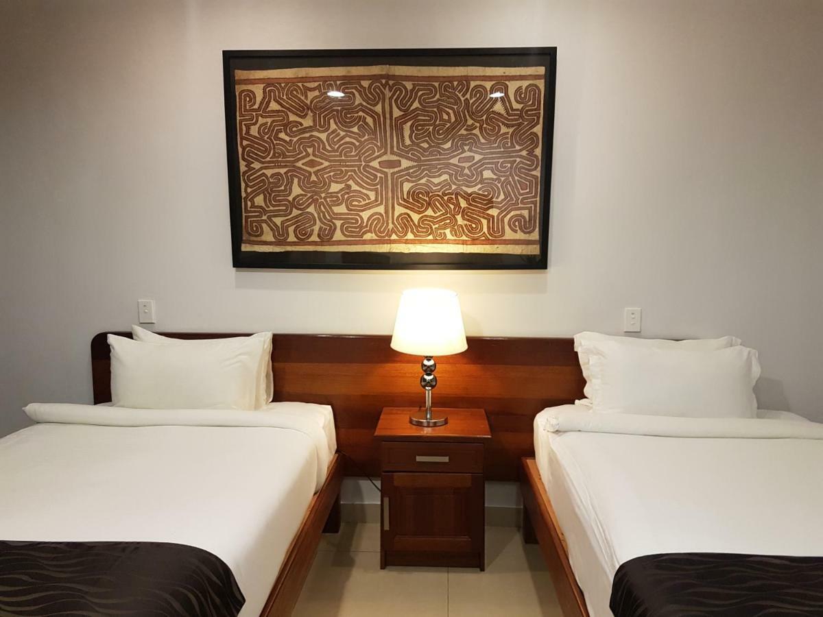 Paddy'S Hotel & Apartments بورت مورسبي المظهر الخارجي الصورة