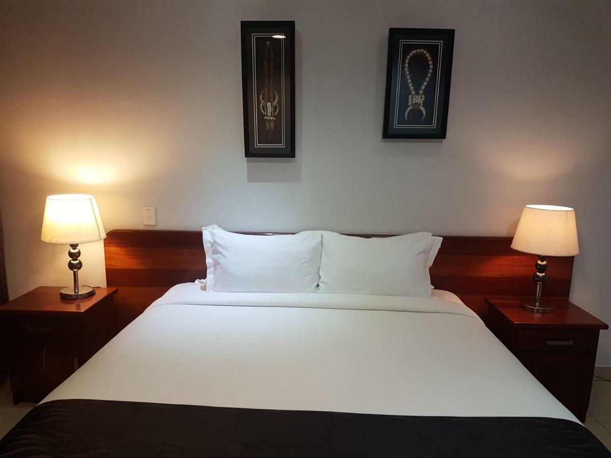 Paddy'S Hotel & Apartments بورت مورسبي المظهر الخارجي الصورة
